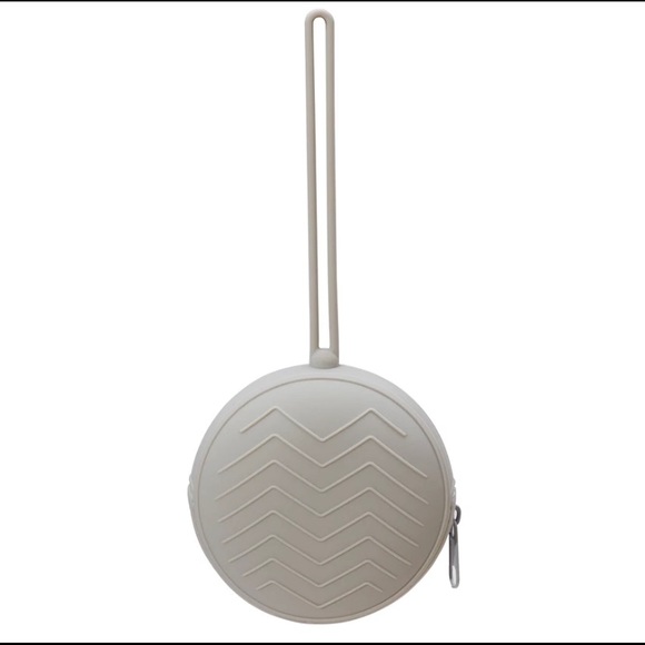 Silicone Baby Pacifier Holder Case - Picture 2 of 4